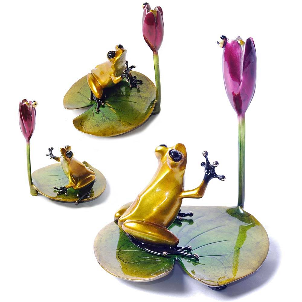 Water Lily Bronze Frog